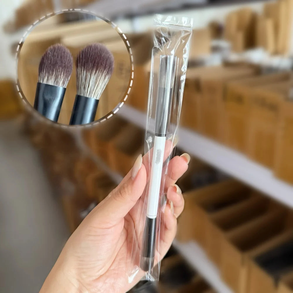 F4 Dual-Ended Professional Makeup Brush